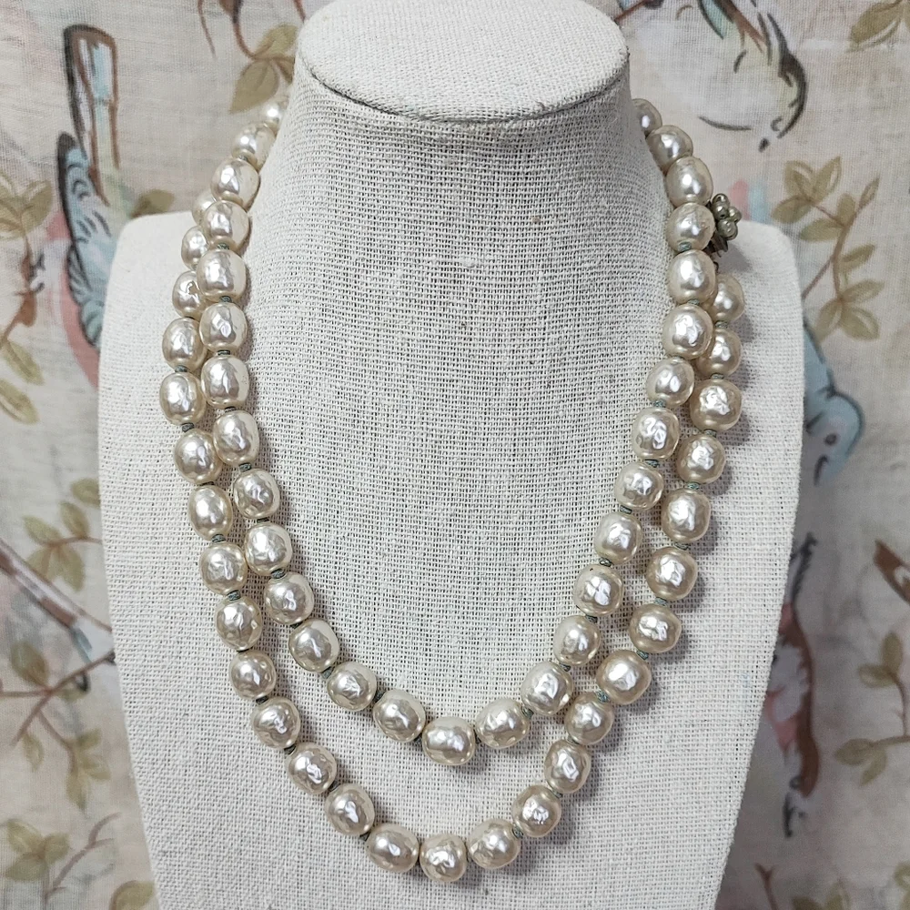 Miriam Haskell Signed Single Strand Necklace Faux Baroque Pearl Clasp Vintage - Picture 1 of 12